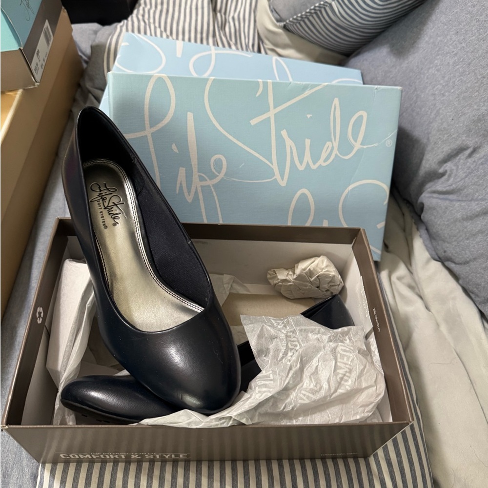 Life Stride Black Heels Classic Stiletto Pumps
